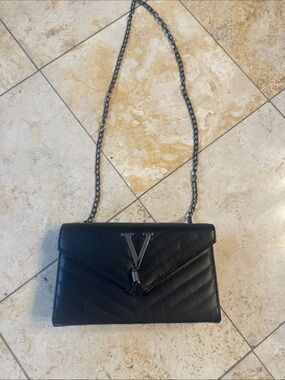 Black Hard Quilted V-Accent Chain Shoulder Bag